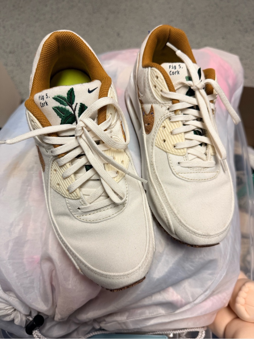 Nike AirMax Cream & Tan Athletic Sneakers - Cork Limited Edition - Picture 2 of 5